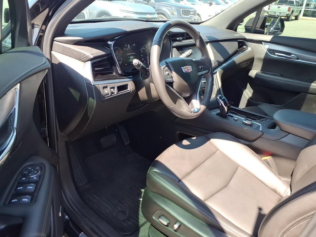 Used 2024 Cadillac XT6 Luxury w/ LPO, Floor Liner Package AWD/4WD image 6
