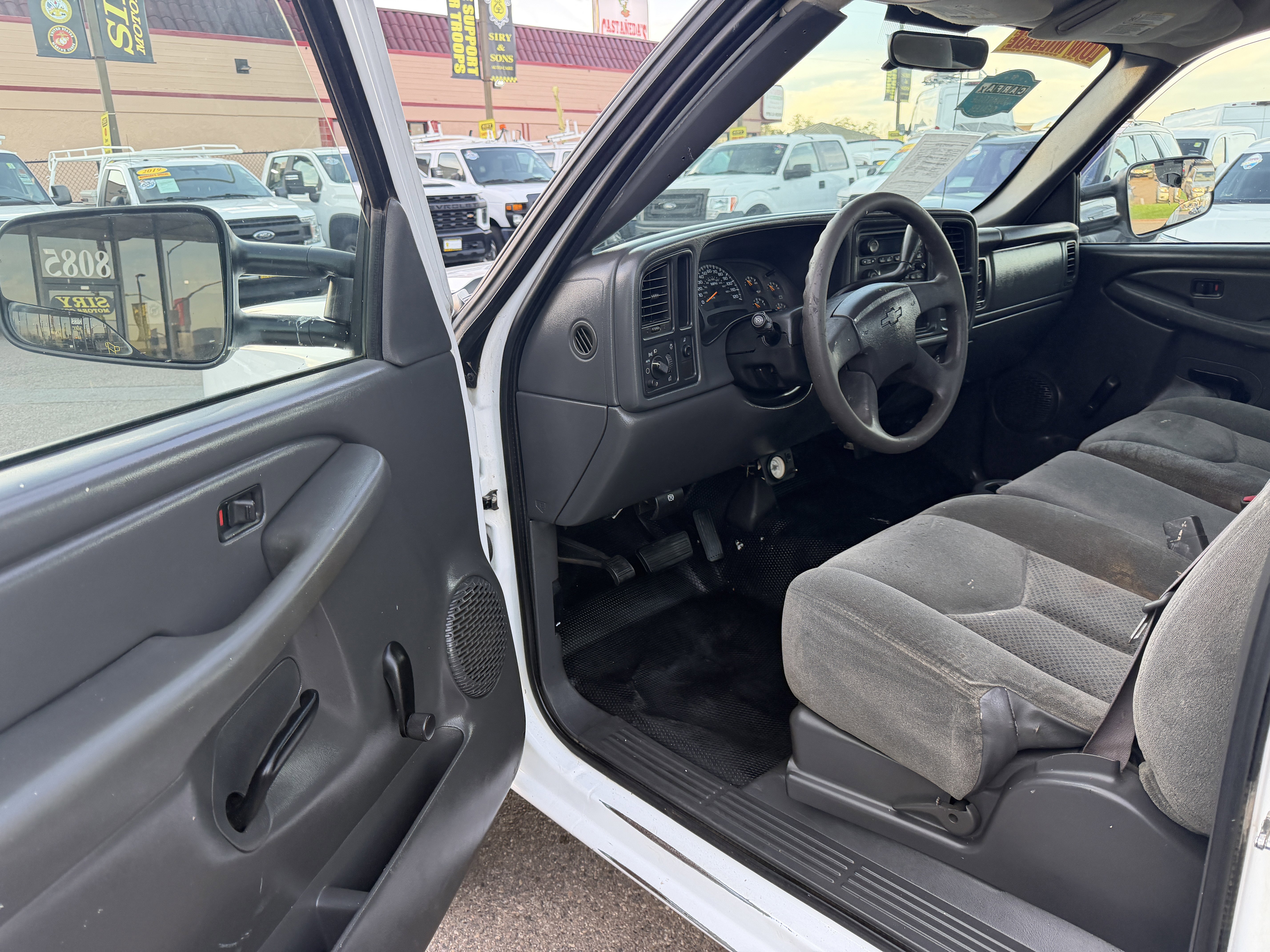 Used 2004 Chevrolet Silverado 2500 2WD Regular Cab image 16