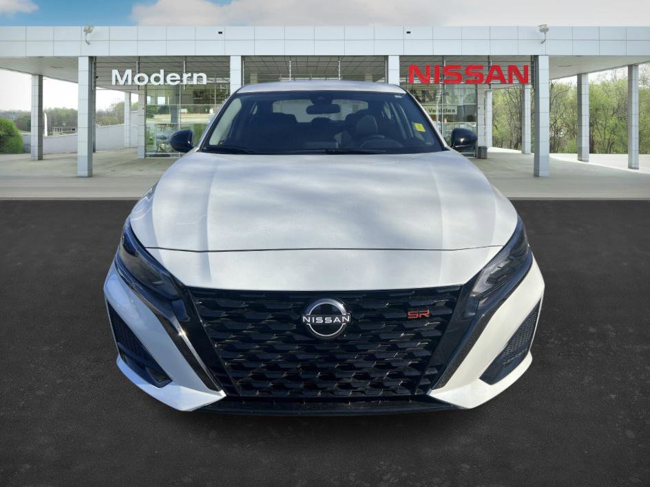 New 2025 Nissan Altima 2.5 SR image 2