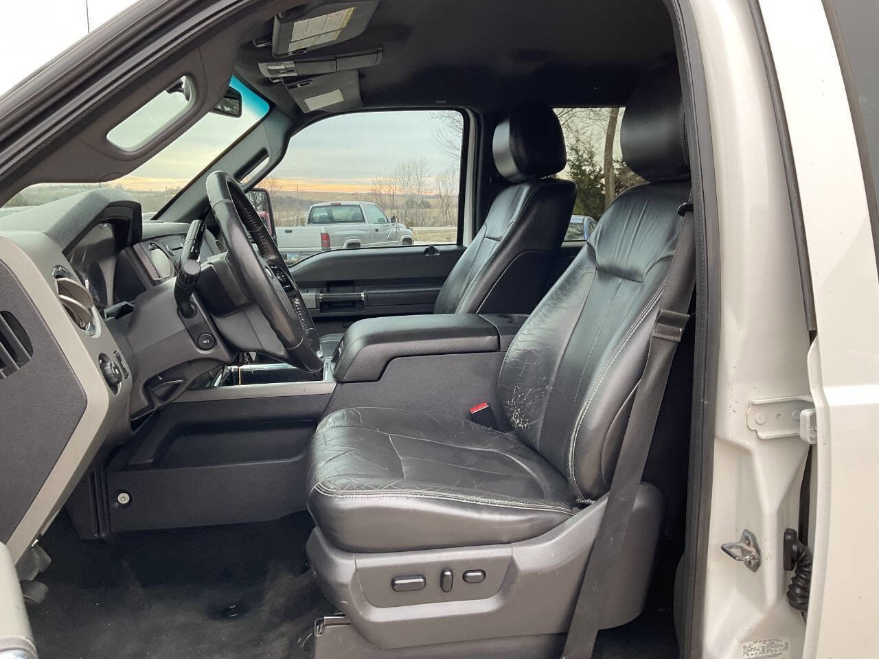 Used 2012 Ford F250 Lariat w/ Chrome Pkg image 13