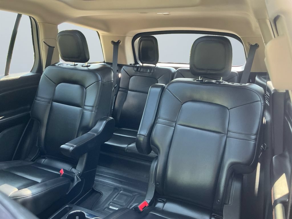 Used 2023 Lincoln Aviator AWD w/ Premium Package image 14