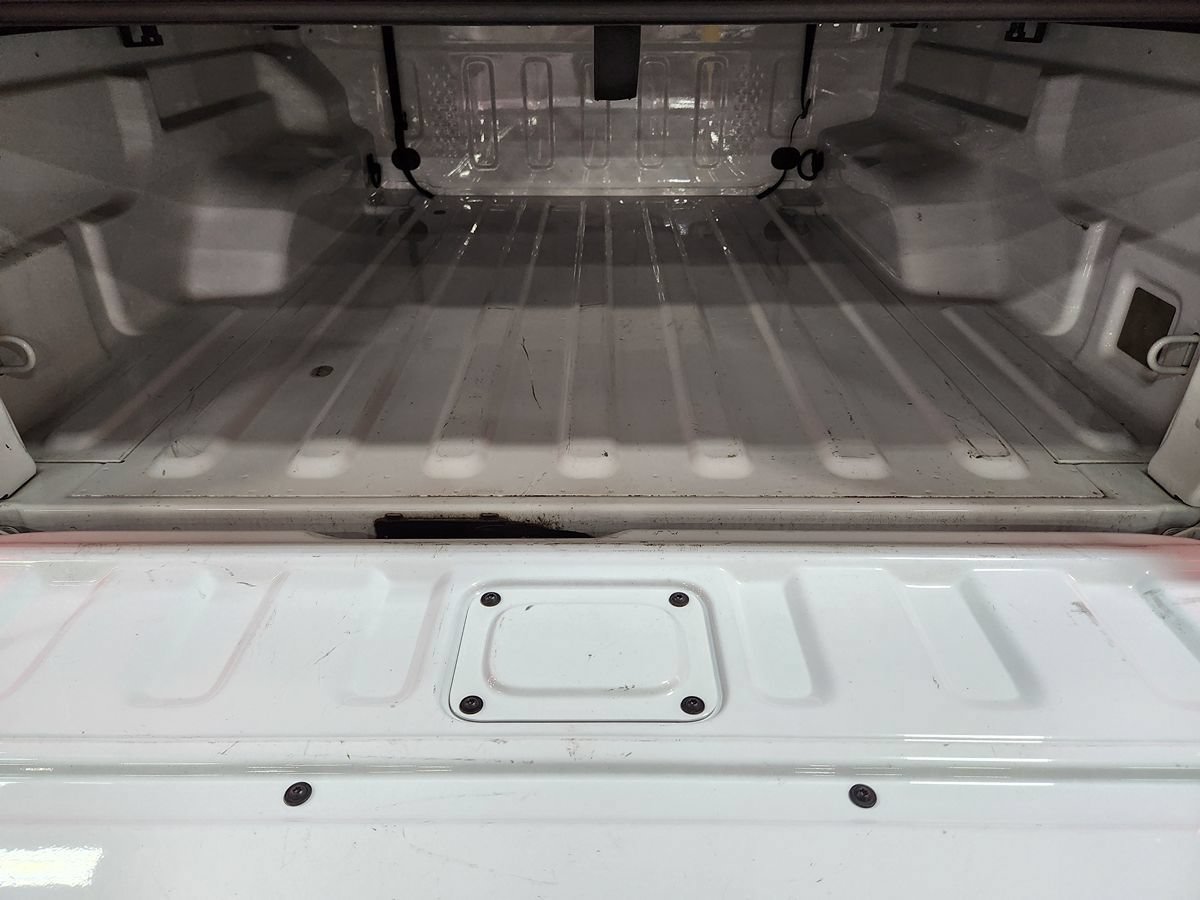 Used 2022 Jeep Gladiator Overland w/ LED Lighting Group AWD/4WD image 53