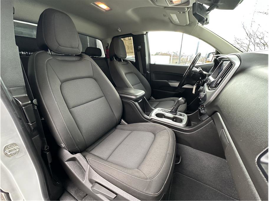 Used 2019 Chevrolet Colorado LT w/ Safety Package image 4
