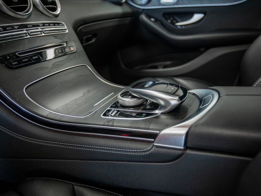 Used 2017 Mercedes-Benz GLC 300 4MATIC image 23