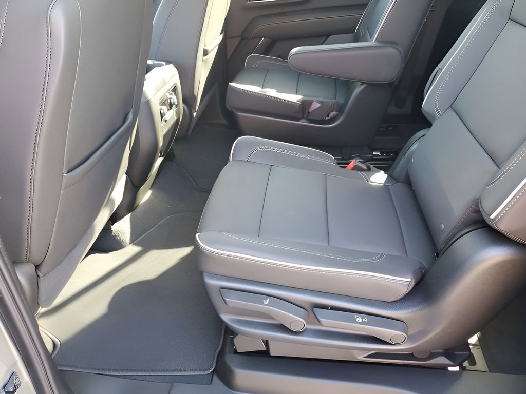 New 2026 GMC Yukon XL Elevation image 20