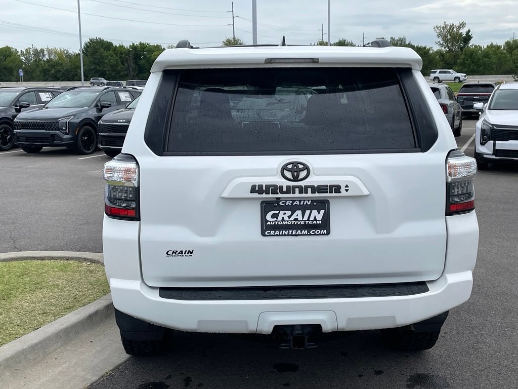 Used 2022 Toyota 4Runner SR5 AWD/4WD image 6