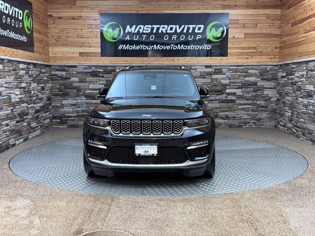 Used 2022 Jeep Grand Cherokee Summit AWD/4WD image 2