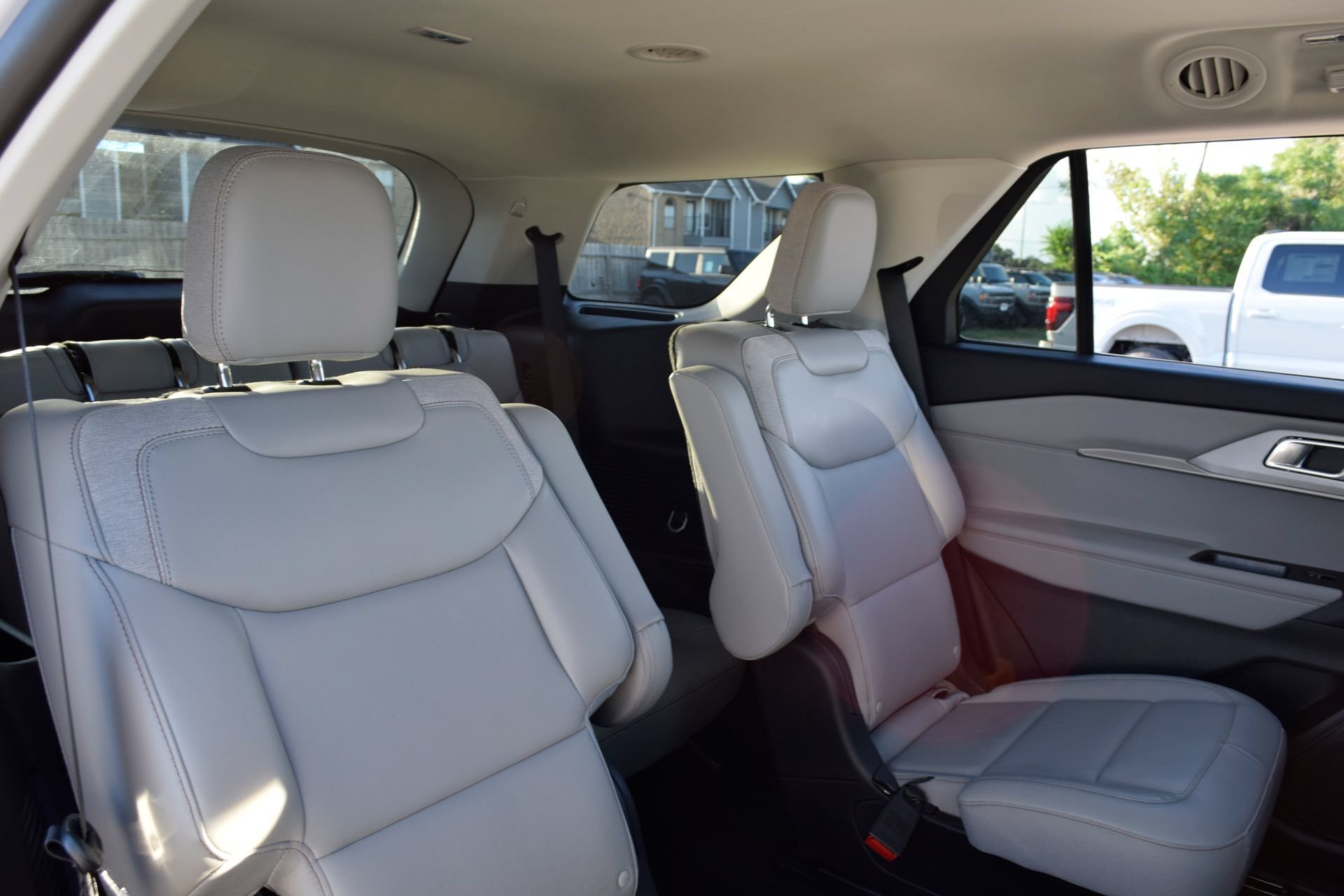 New 2026 Ford Explorer Active w/ Active Comfort Package RWD image 22