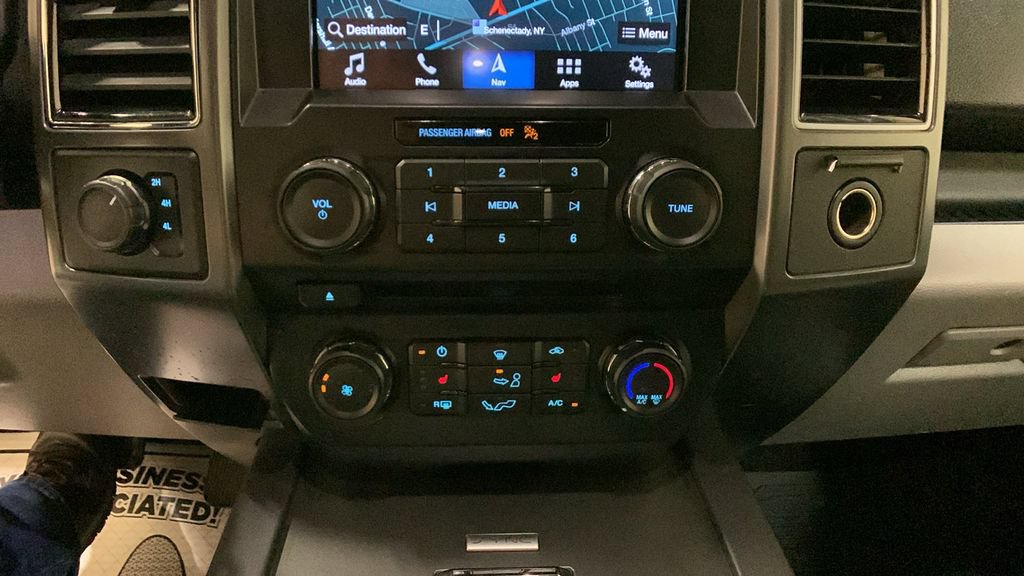 Used 2018 Ford F150 XLT w/ Equipment Group 302A Luxury AWD/4WD image 40