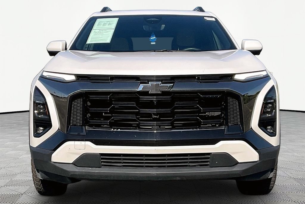 Used 2025 Chevrolet Equinox ACTIV w/ Safety and Technology Package AWD/4WD image 2
