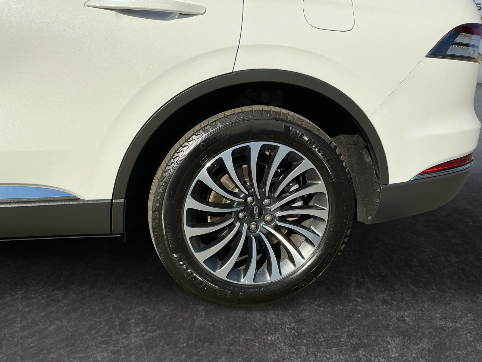 Used 2024 Lincoln Aviator Reserve AWD/4WD image 10