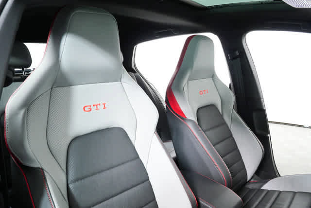 New 2026 Volkswagen GTI SE FWD image 23