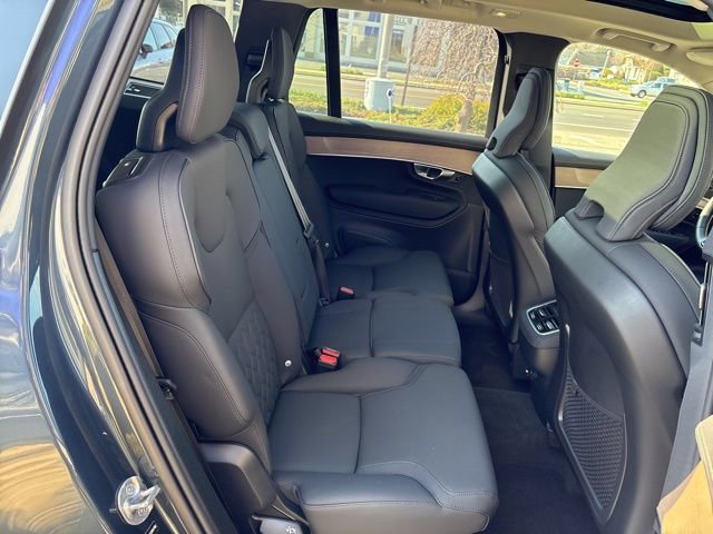 Used 2025 Volvo XC90 B6 Plus image 14