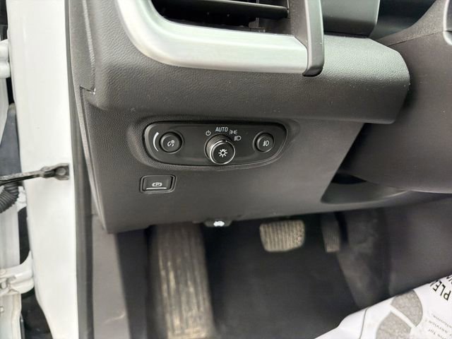 Used 2024 GMC Terrain SLT image 15