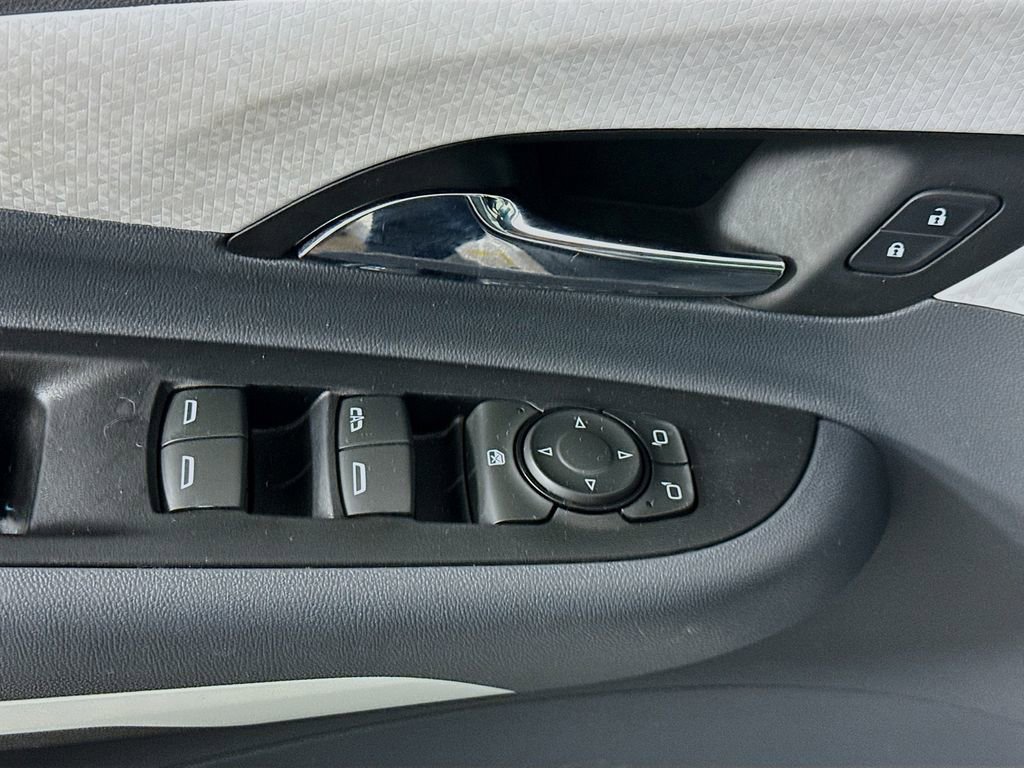 Used 2021 Chevrolet Bolt LT FWD image 20
