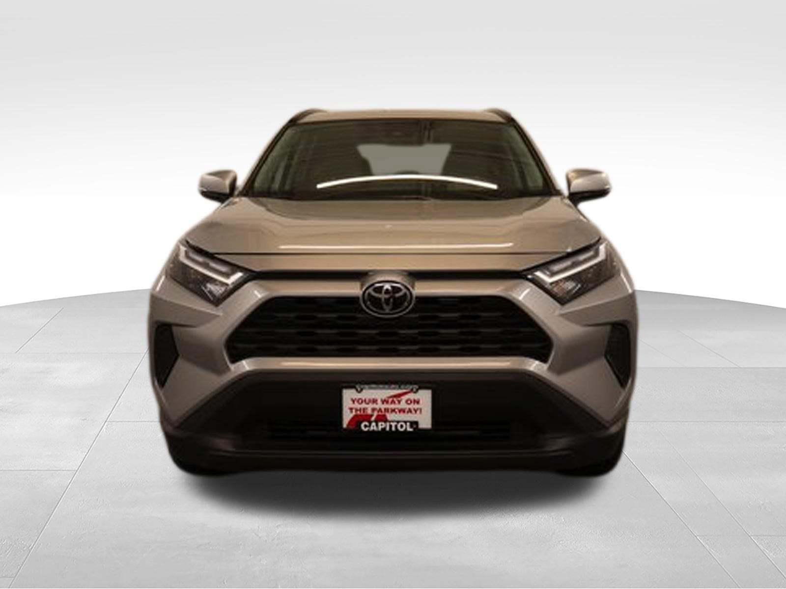 Used 2025 Toyota RAV4 XLE AWD/4WD image 6