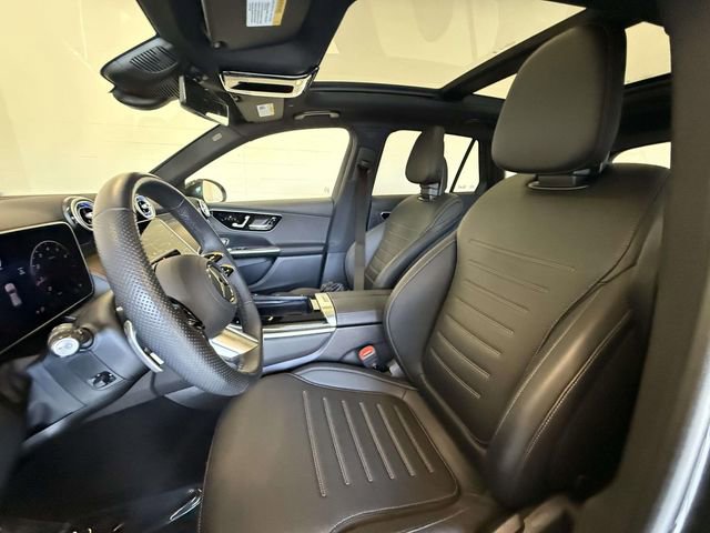 Used 2025 Mercedes-Benz GLC 300 4MATIC image 2