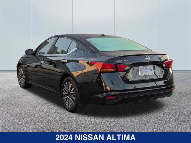Used 2024 Nissan Altima 2.5 SV image 3