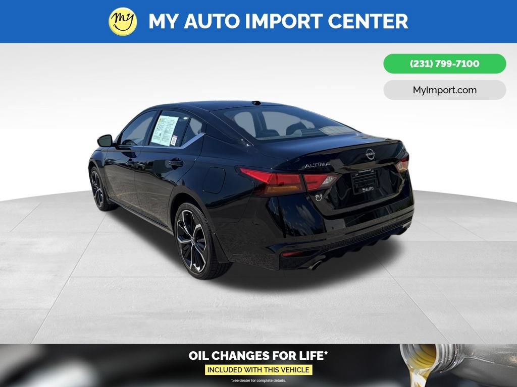 Used 2024 Nissan Altima 2.5 SR w/ SR Premium Package AWD/4WD image 5