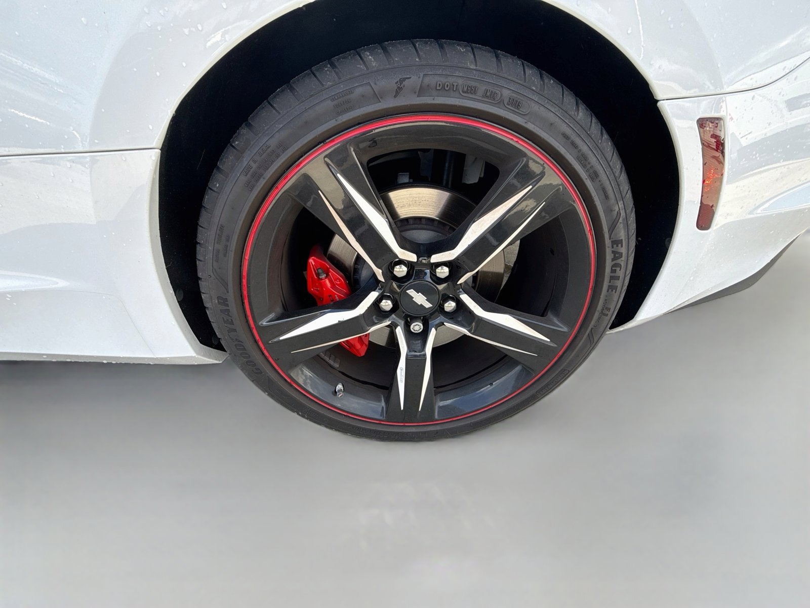 Used 2020 Chevrolet Camaro SS RWD image 11