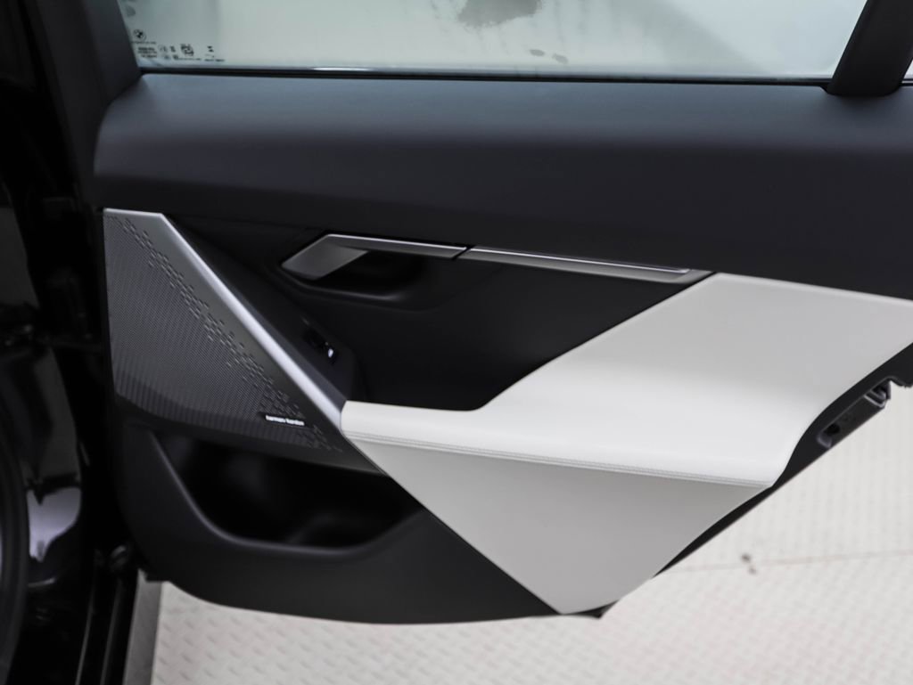 Certified 2025 BMW 530i xDrive w/ M Sport Package image 24