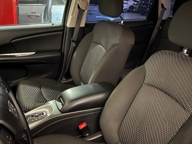 Used 2020 Dodge Journey SE w/ Blacktop Package FWD image 9