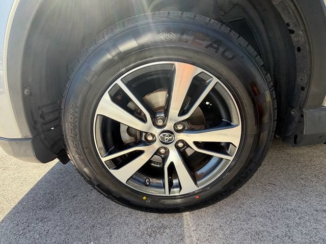 Used 2018 Toyota RAV4 XLE FWD image 9