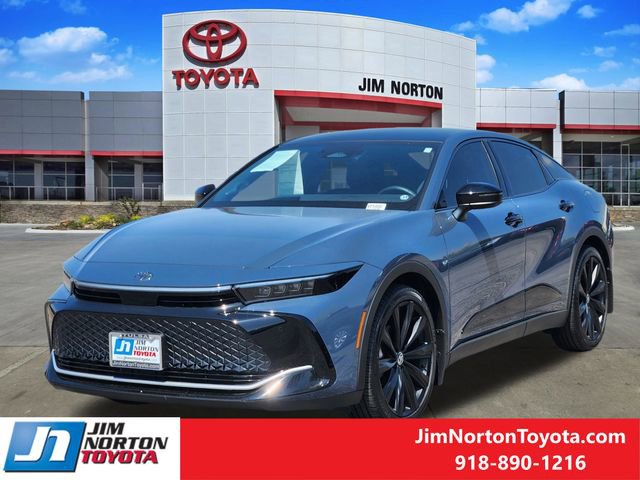 Used 2026 Toyota Crown AWD/4WD image 3