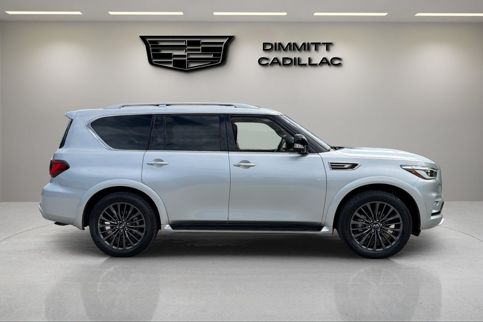 Used 2023 INFINITI QX80 Premium Select w/ Cargo Package AWD/4WD image 6