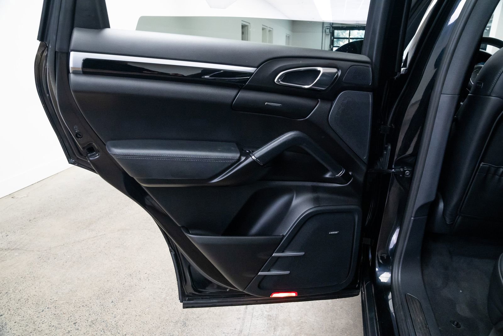 Used 2016 Porsche Cayenne image 20