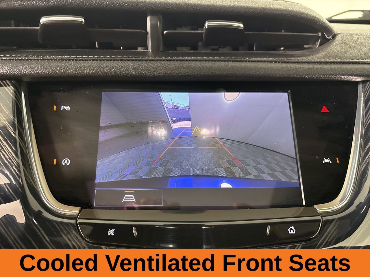 Used 2025 Cadillac XT6 Premium Luxury image 16