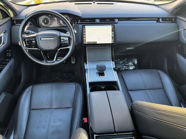Used 2025 Land Rover Range Rover Velar Dynamic SE image 12