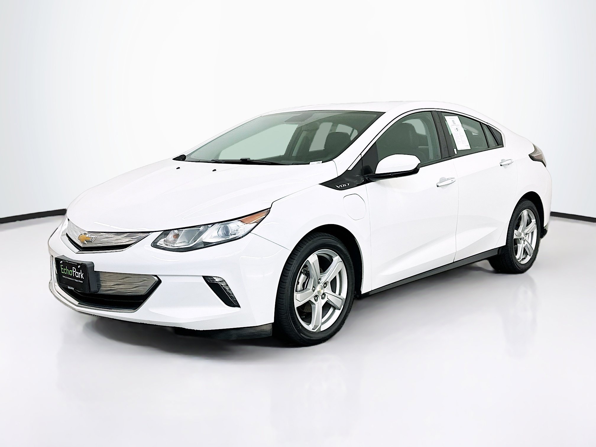Used 2018 Chevrolet Volt LT w/ Comfort Package FWD image 3