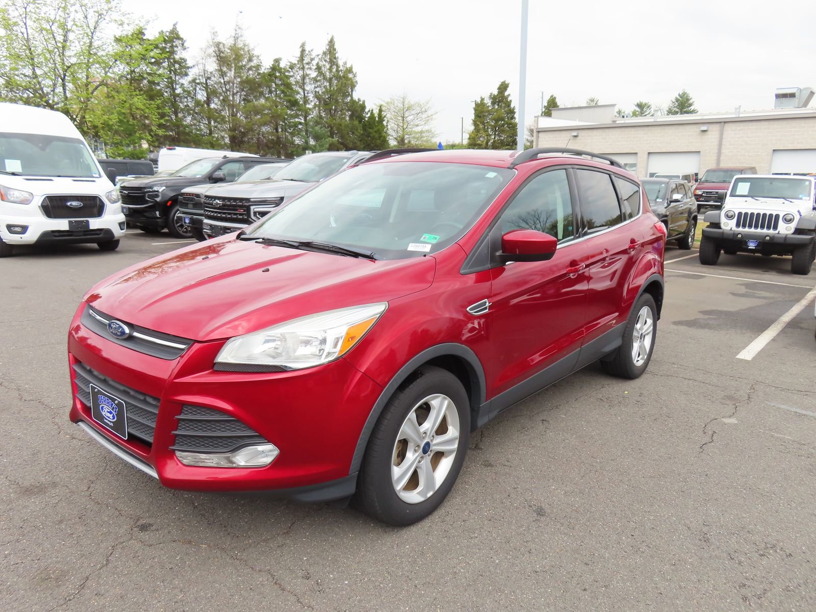 Used 2016 Ford Escape SE w/ Equipment Group 201A image 3