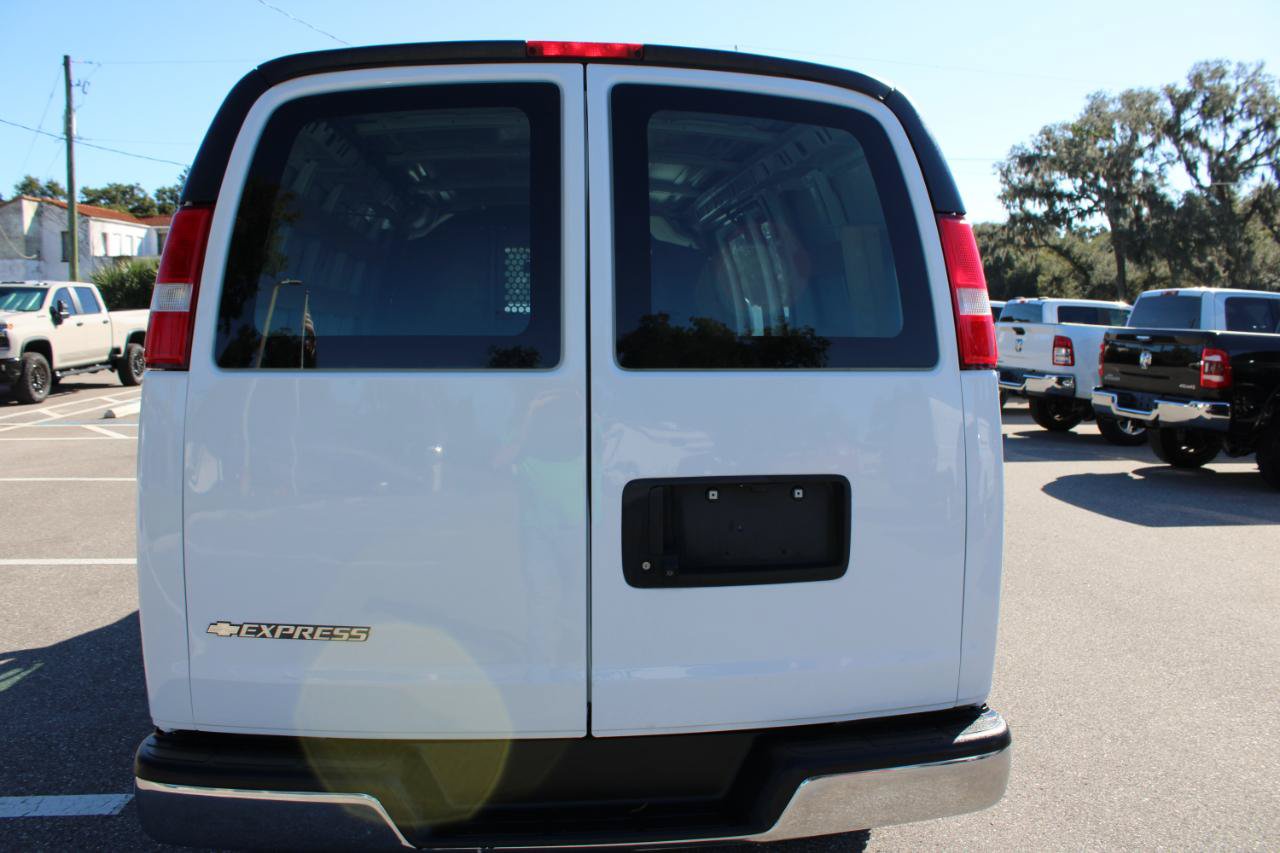 Used 2022 Chevrolet Express 2500 w/ Driver Convenience Package RWD image 25