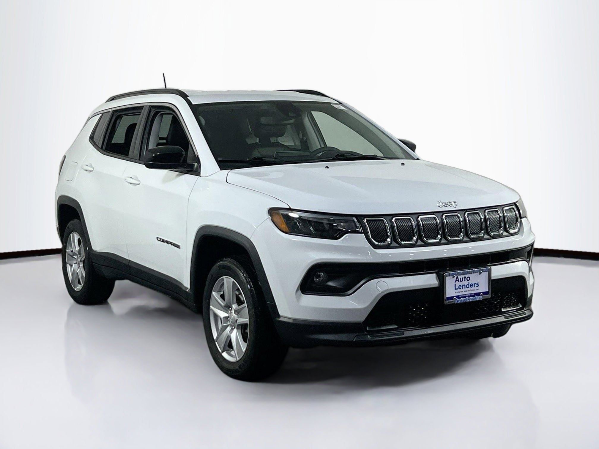 Used 2022 Jeep Compass Latitude image 3