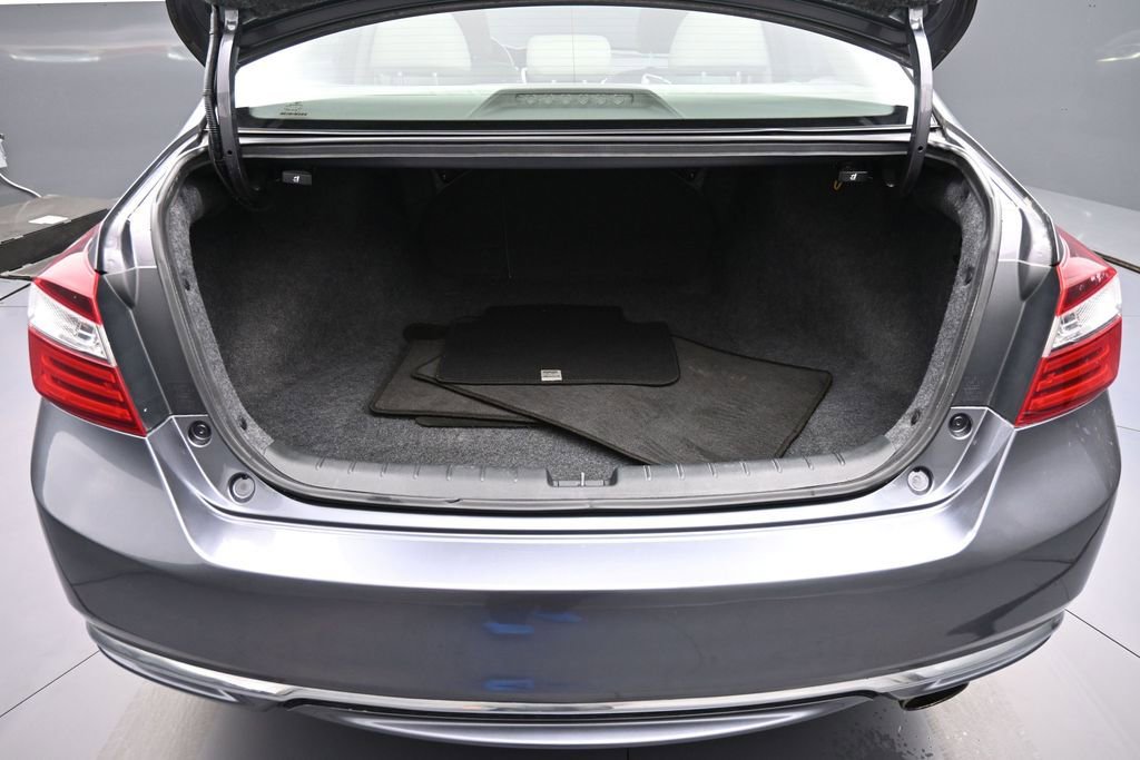 Certified 2017 Honda Accord EX-L image 22