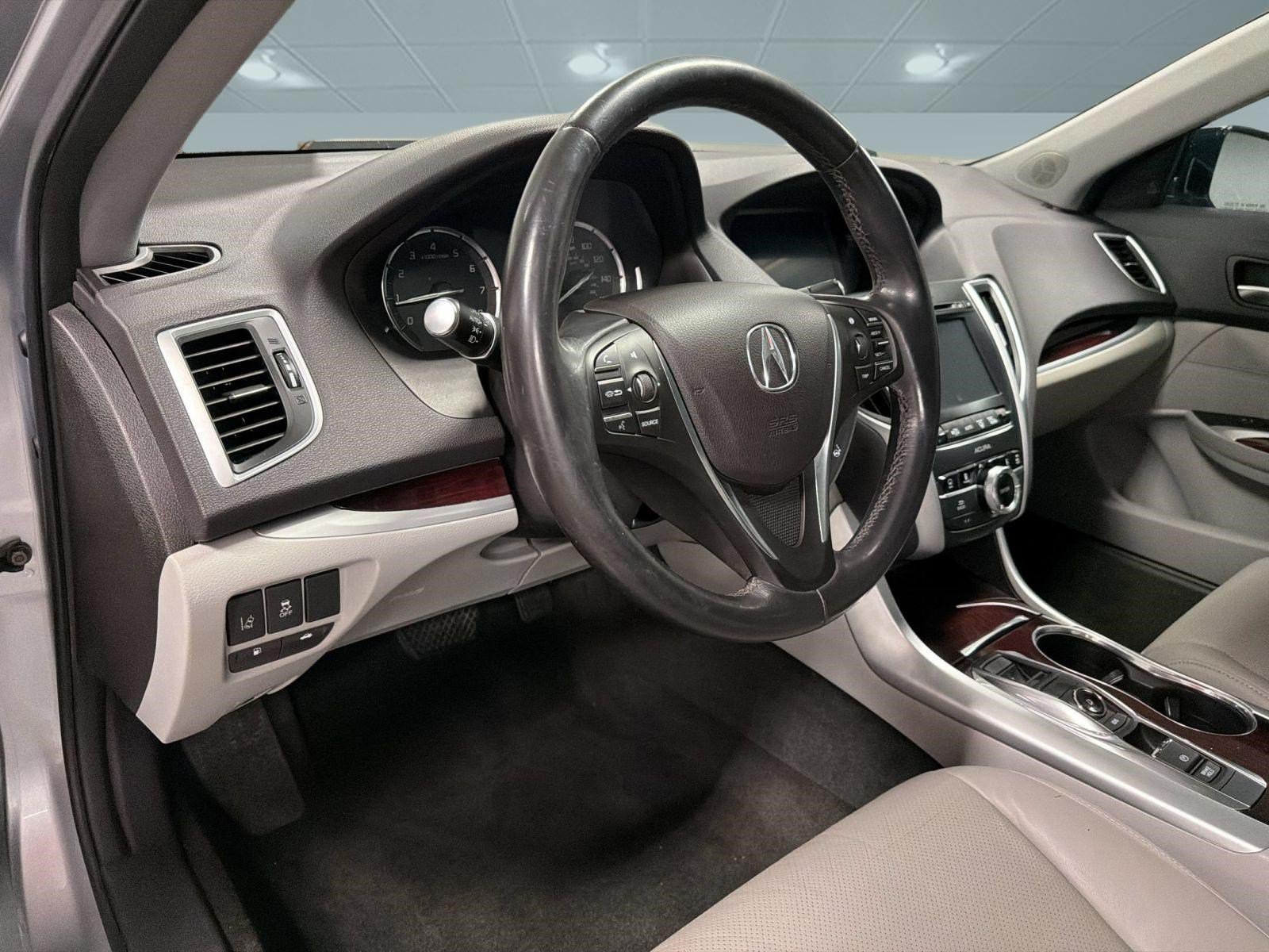 Used 2017 Acura TLX w/ Technology Package FWD image 4
