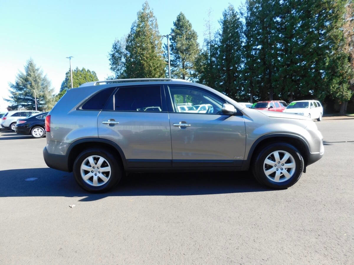 Used 2013 Kia Sorento LX image 18