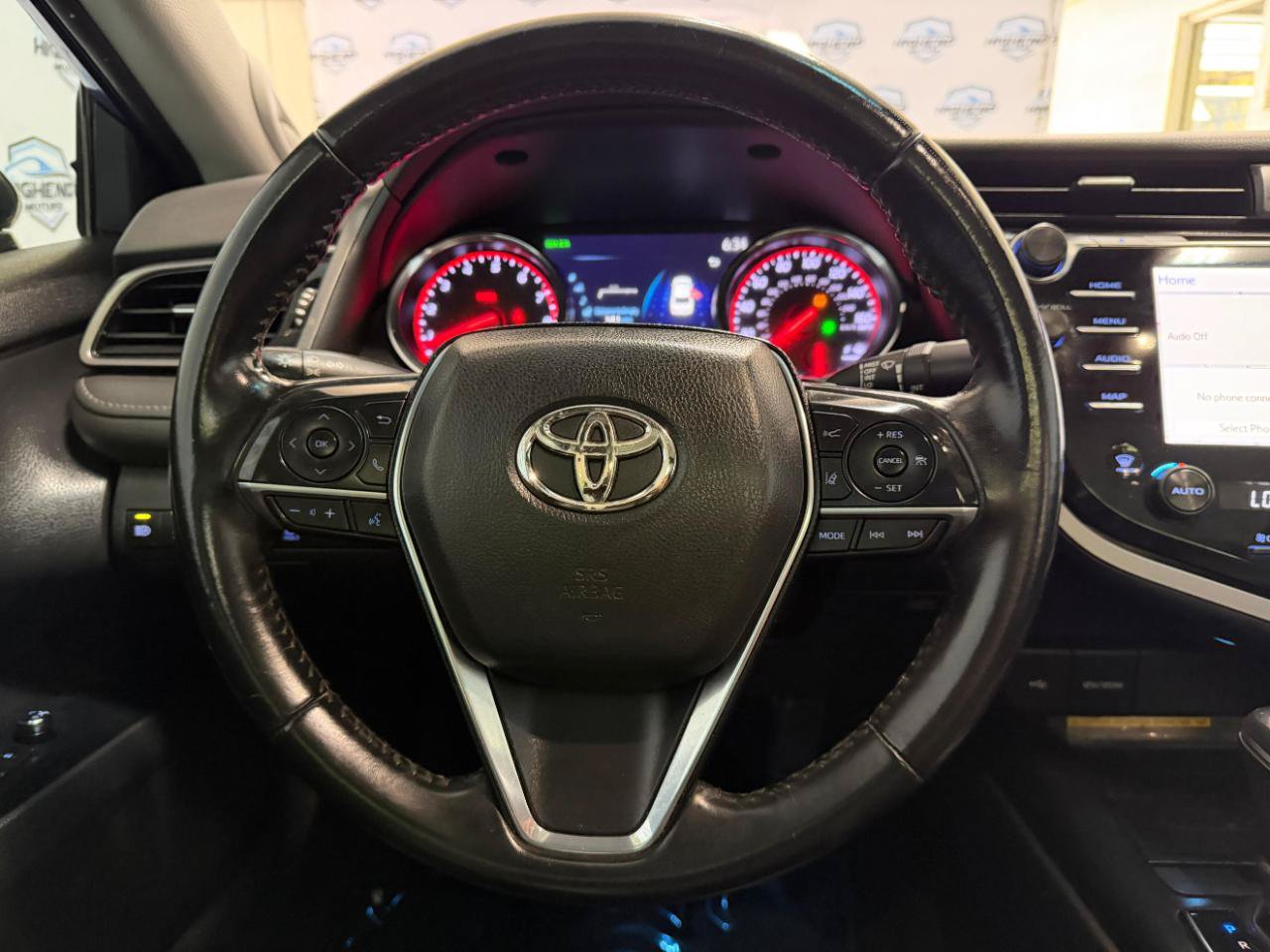 Used 2020 Toyota Camry XSE w/ Navigation Package FWD image 29