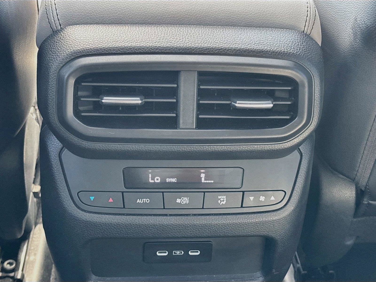 Used 2024 Honda Pilot Touring image 26