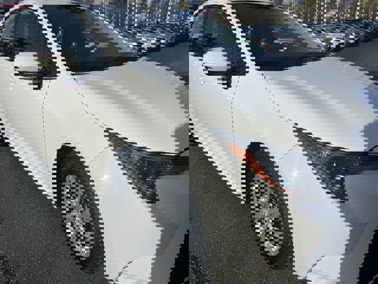 Used 2024 Toyota Corolla LE image 2