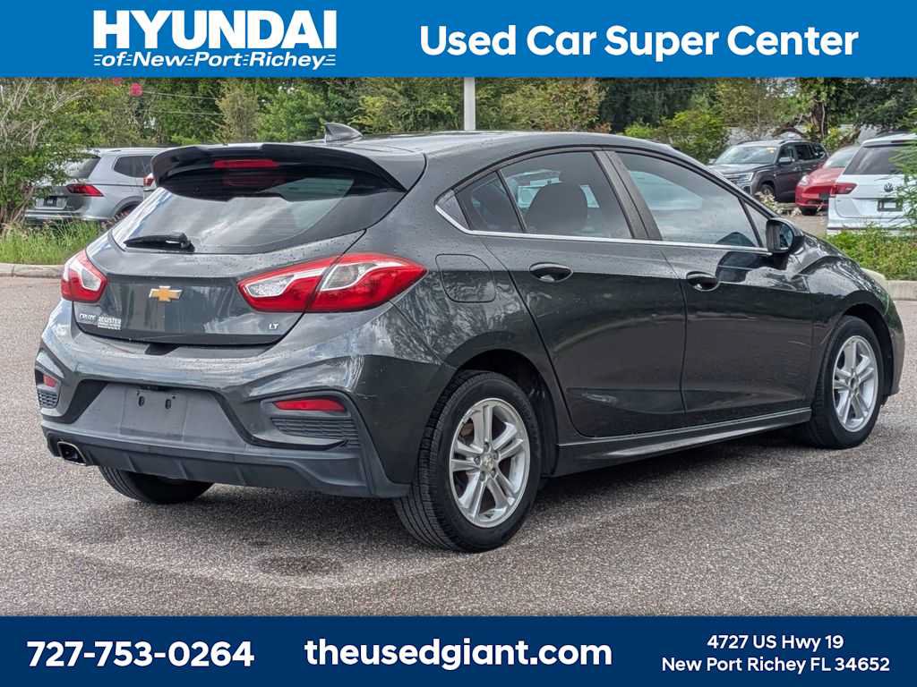 Used 2018 Chevrolet Cruze LT w/ RS Package FWD image 5