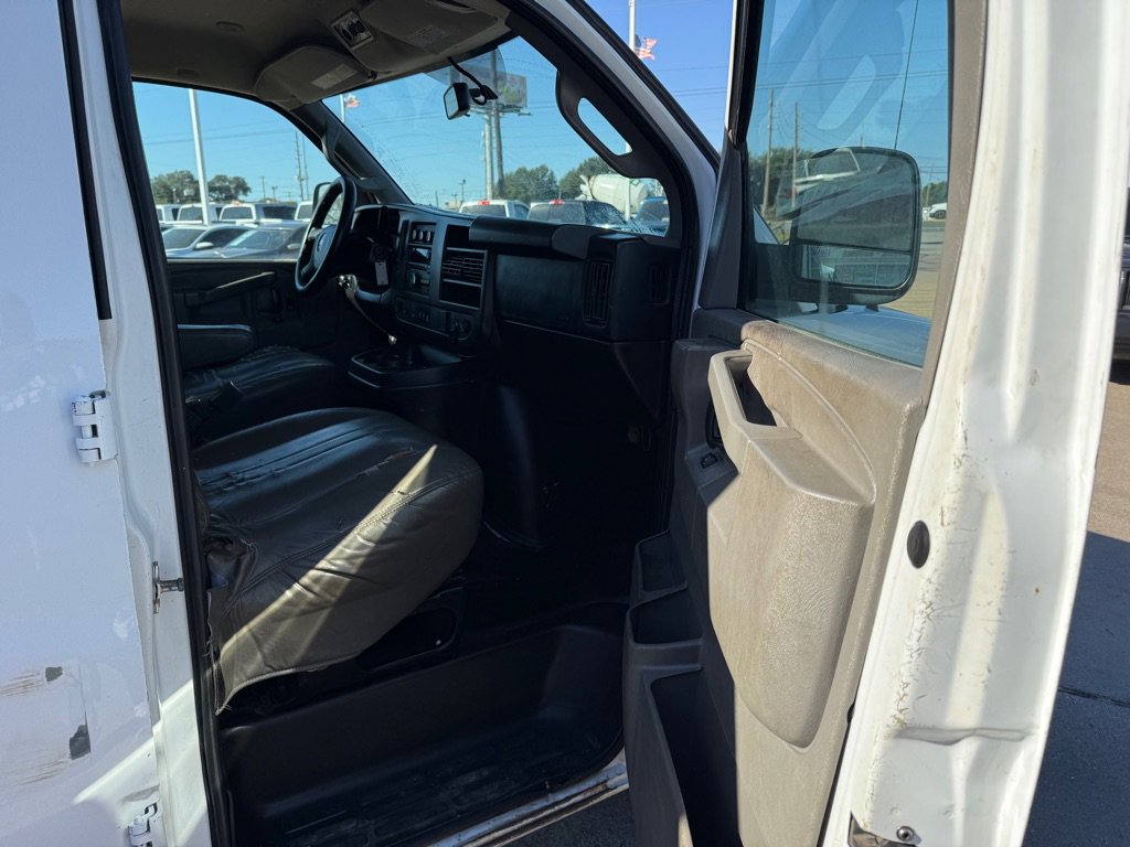 Used 2017 Chevrolet Express 2500 LS image 10