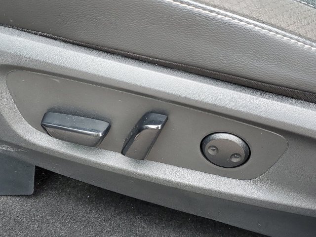 Used 2025 Nissan Pathfinder SL AWD/4WD image 6