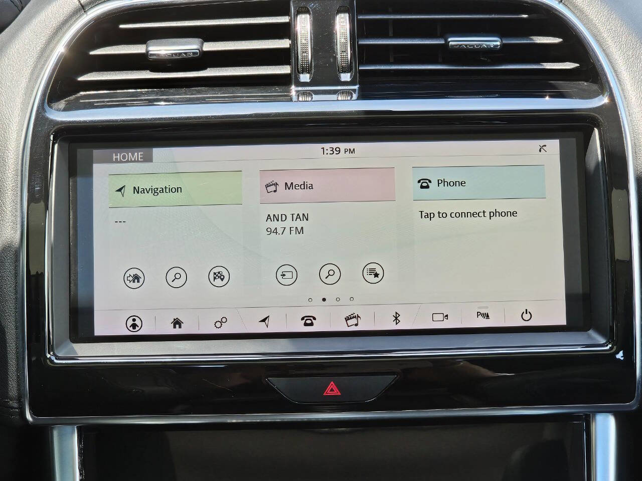 Used 2020 Jaguar XE S image 23