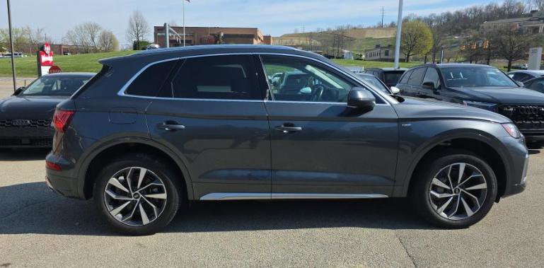 Used 2023 Audi Q5 2.0T Premium Plus w/ Premium Plus Package AWD/4WD image 3