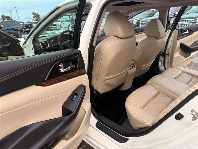 Used 2016 Nissan Maxima Platinum image 23