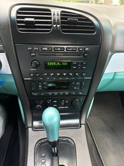 Used 2002 Ford Thunderbird RWD image 17