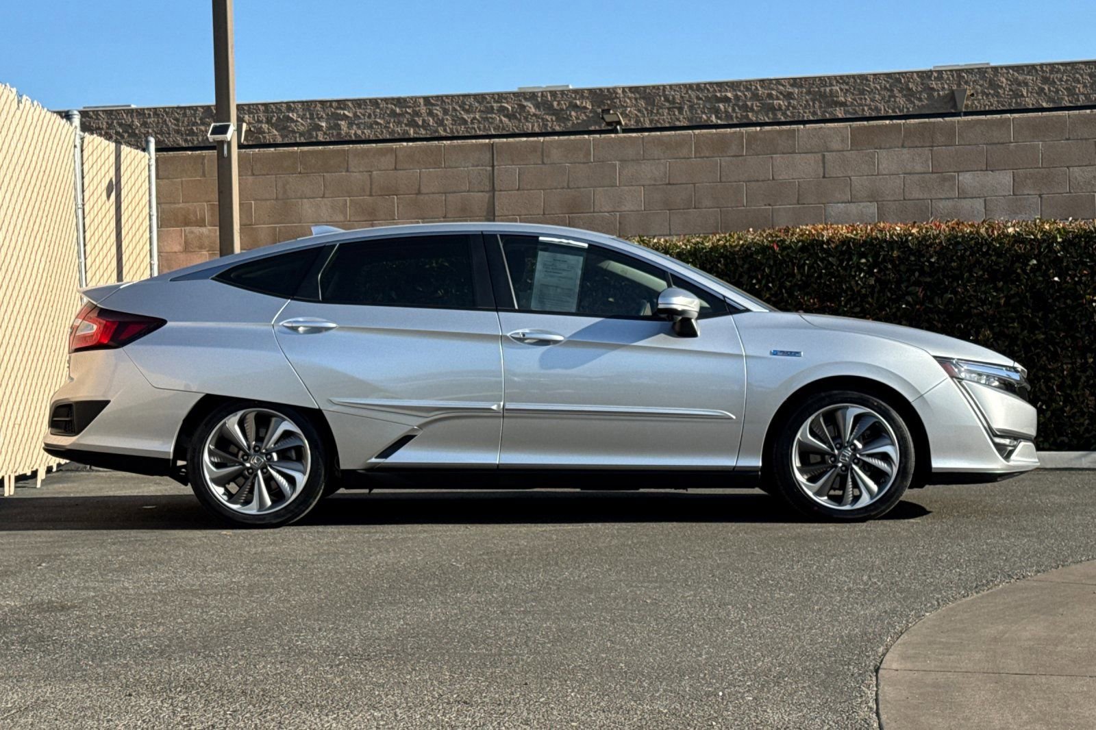 Used 2018 Honda Clarity Touring image 3
